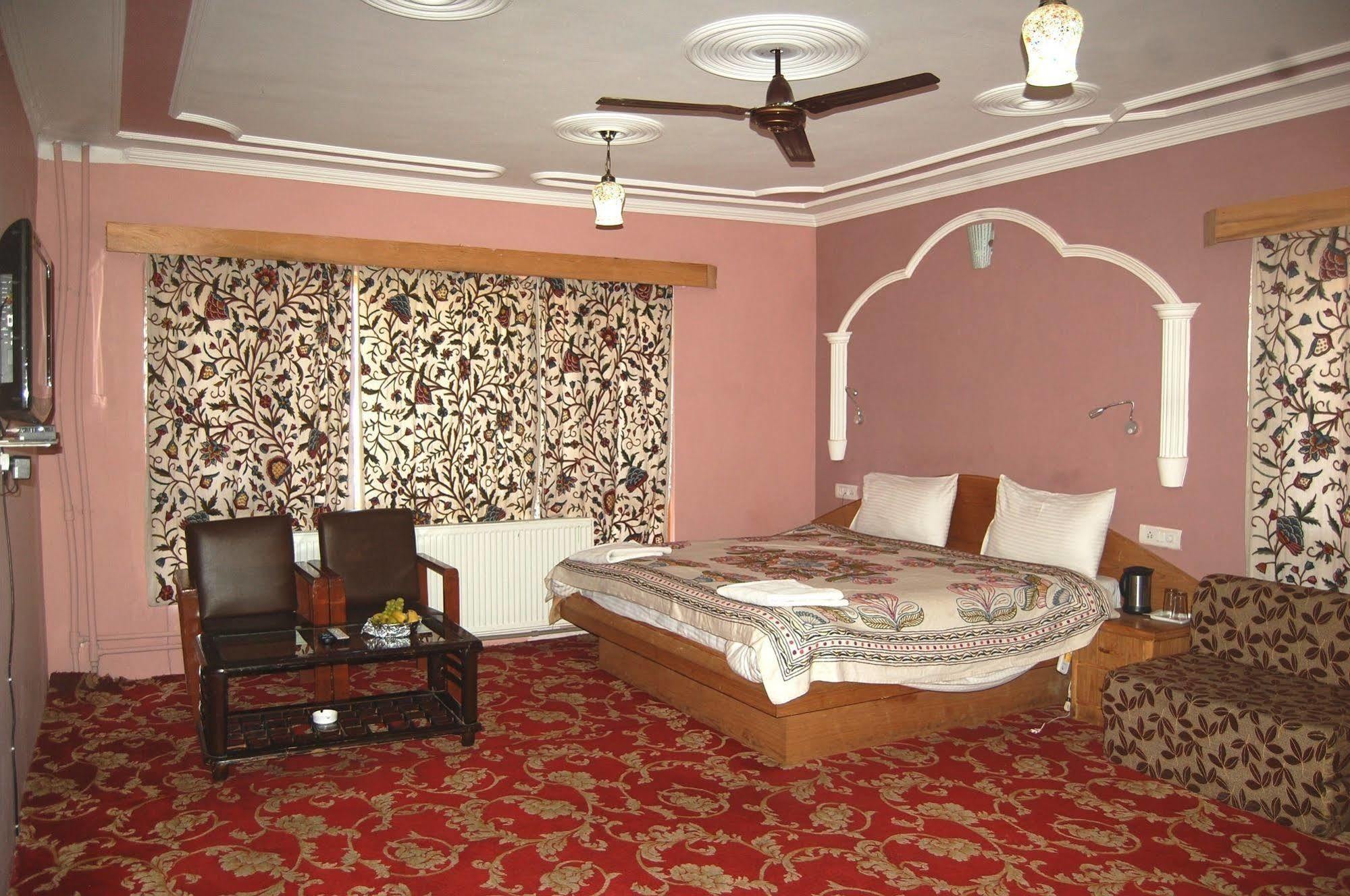 Hotel Paradise Inn Pahalgām 外观 照片