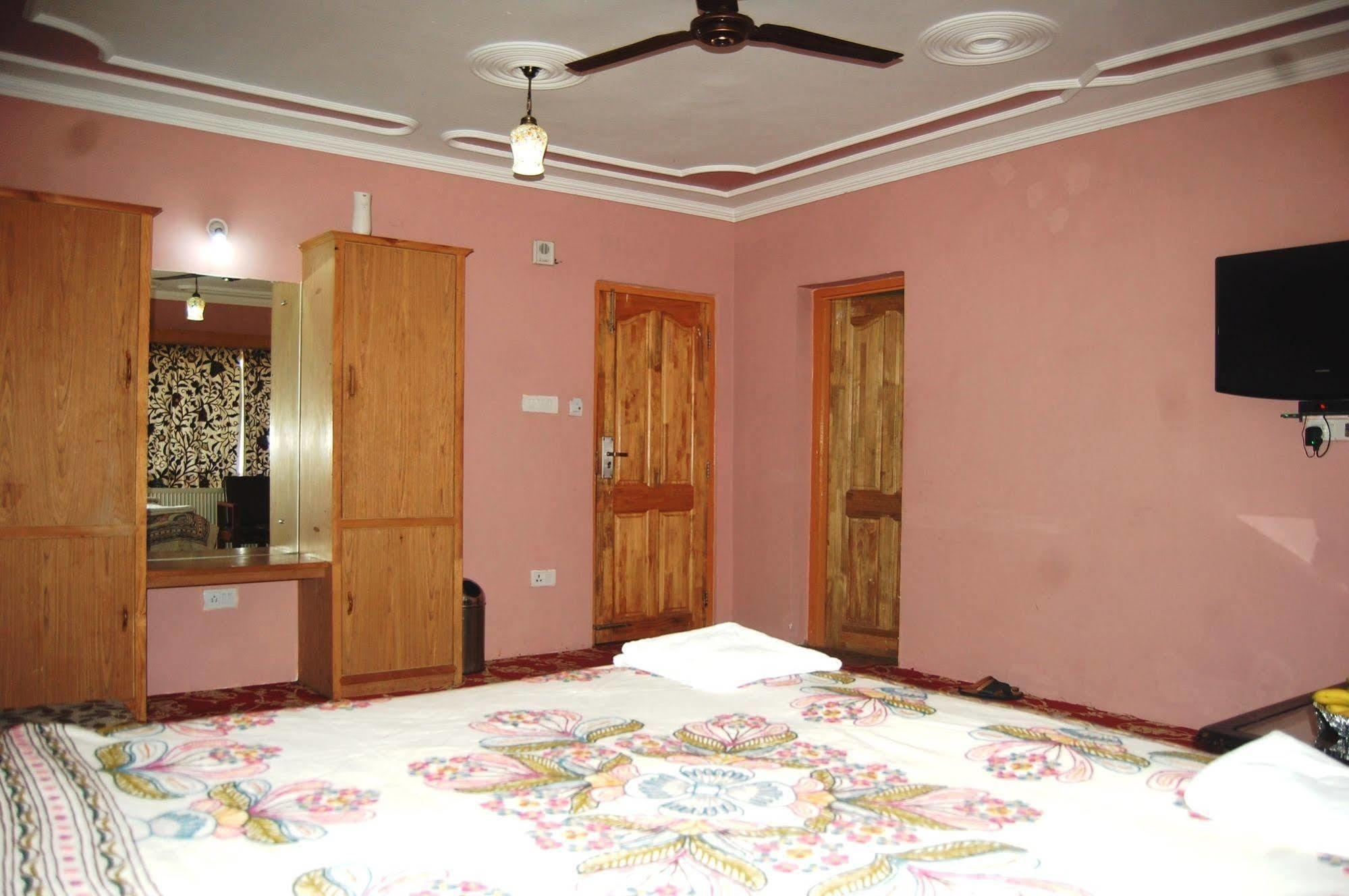 Hotel Paradise Inn Pahalgām 外观 照片