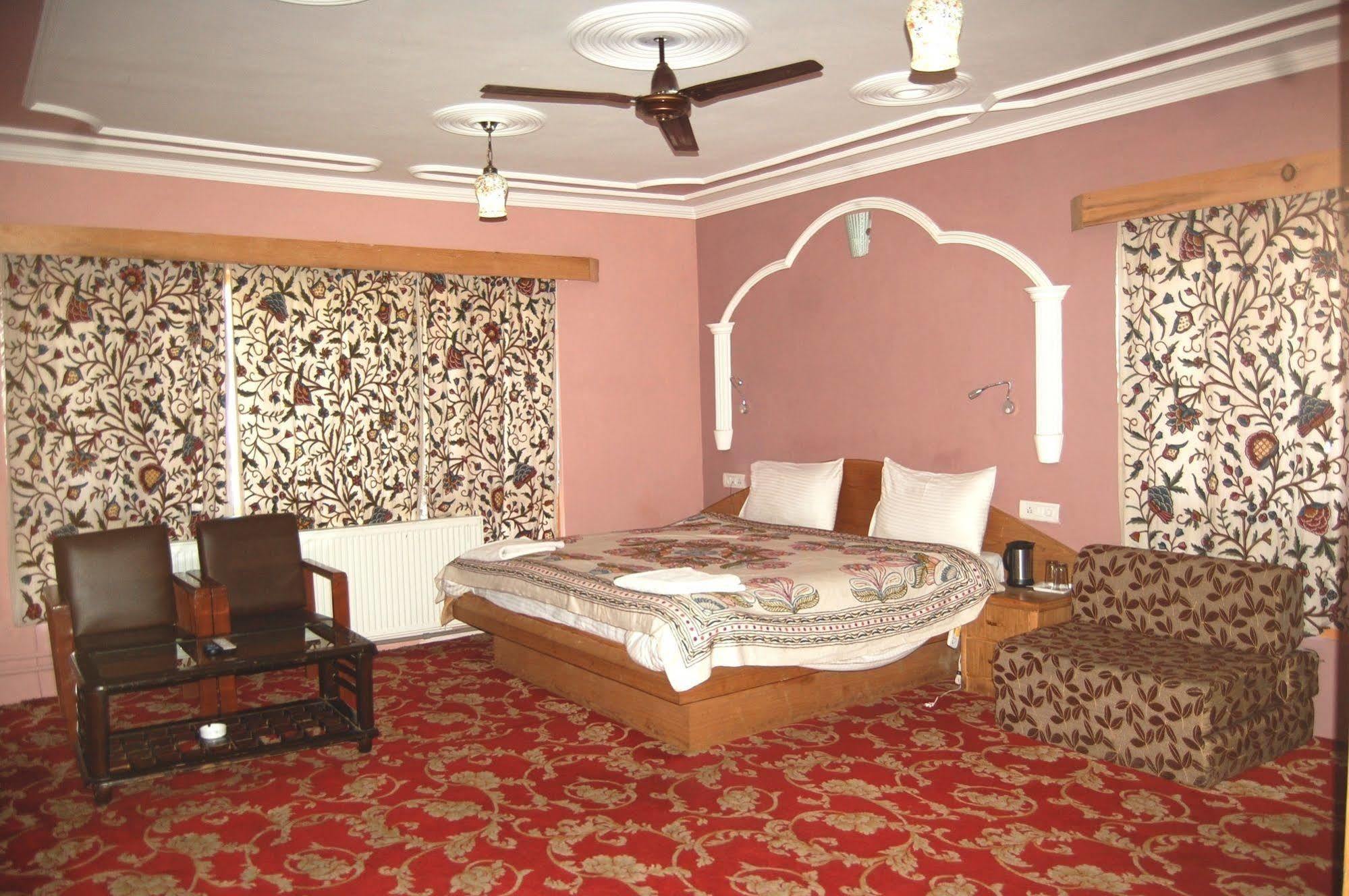 Hotel Paradise Inn Pahalgām 外观 照片