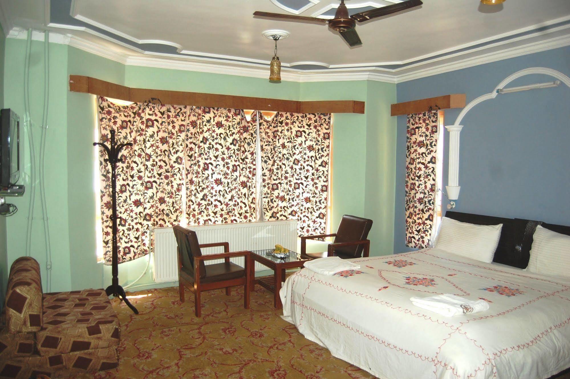 Hotel Paradise Inn Pahalgām 外观 照片